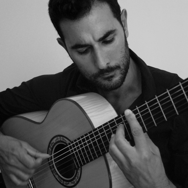 Pasquale Ruocco, maestro di chitarra classica e flamenco 